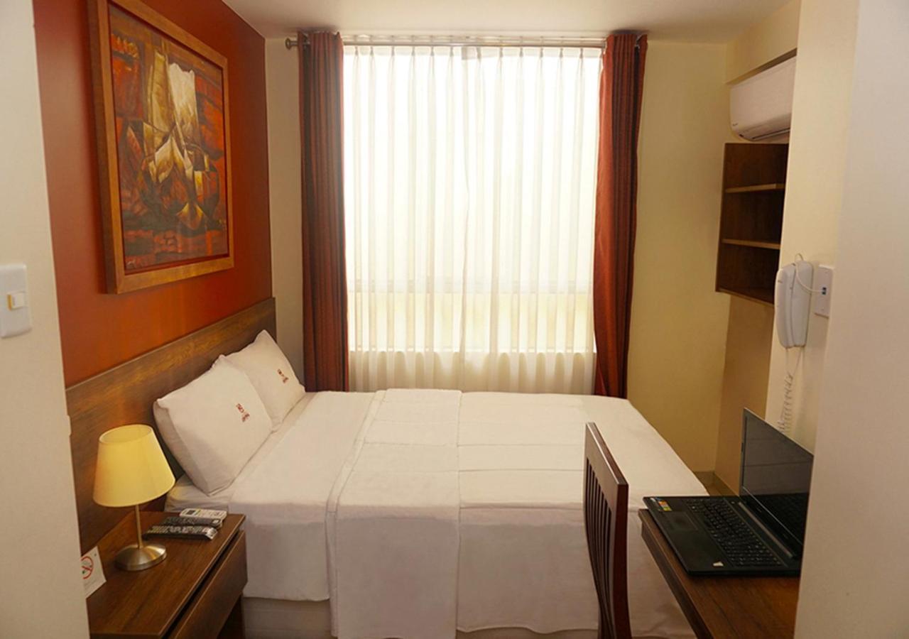 Hotel Central Trujillo Bagian luar foto