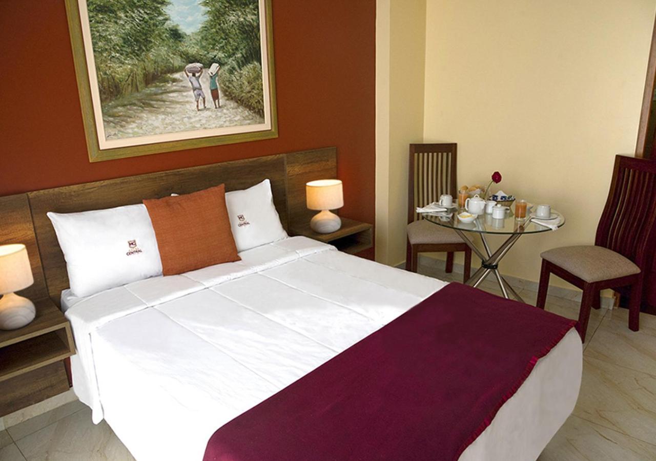 Hotel Central Trujillo Bagian luar foto