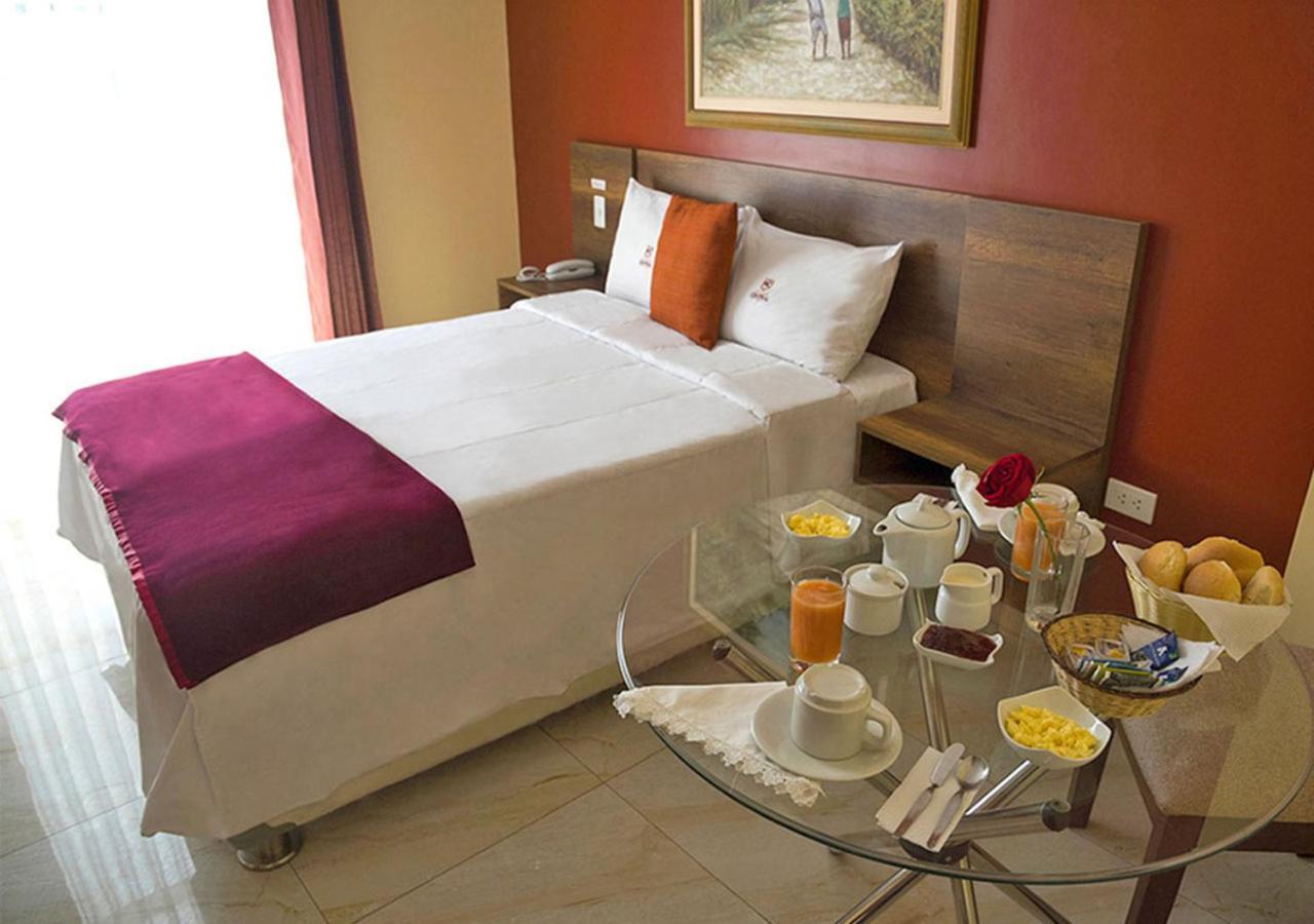 Hotel Central Trujillo Bagian luar foto